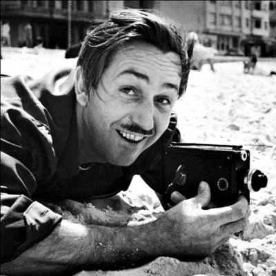 En 2014, est sorti en DVD un documentaire racontant « l'histoire d'amour » entre Walt Disney et un pays européen : lequel ?