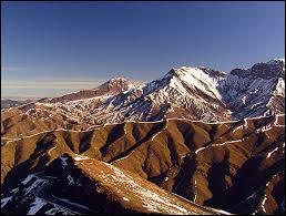 Combien de sommets du Haut Atlas dépassent les 3 000 m ?