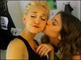 Toutes les 2 ont fait un gâteau vert et blanc, mais pour fêter quoi ?