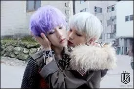 Quelle est la date du "showcase" auquel il a débuté aux côtés de B-Joo ?