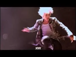 Combien d'années environ a-t-il baigné dans le monde underground lorsqu'il a commencé la danse ?