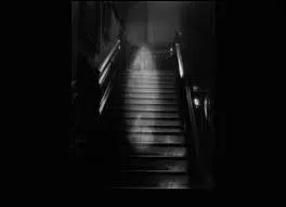 "Dans la nuit du tombeau, les ans l'ont fait descendre". Qui est l'auteur de cette citation ? Indice : Candide.