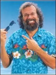 Quelle enseigne en met plein la vue avec Antoine et sa chemise à fleurs ?