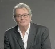 Pour quelle enseigne Alain Delon nous fait-il les yeux doux ?