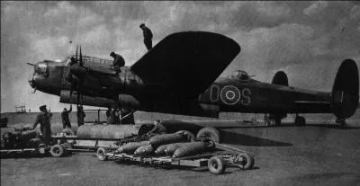 Cet avion anglais a été l'épine dorsale du « Bomber Command » de la RAF. Il a été utilisé par les Anglais lors du bombardement de Dresdes (1945). Egalement, après quelques modifications, il a été utilisé lors de la destruction de certains barrages allemands. Il a aussi transporté la plus grosse bombe (non atomique) du conflit ! Quel est cet avion ?