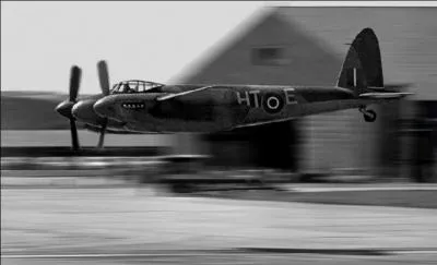 Il est très difficile de classer cet avion dans une catégorie ou une autre. Cet avion a été un bombardier mais, aussi un chasseur. Egalement, il a été utilisé comme avions de reconnaissance, d'avion de ligne, entre autres !