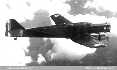 Quel est cet avion français qui a été le premier à avoir un train escamotable dans l'armée de l'air française. Il a été créé en 1932. Cet avion est la réalisation d'un grand avionneur qui, après-guerre, construira de nombreux avions pour l'armée de l'Air française mais, sous un autre nom. Quel est cet avion ?