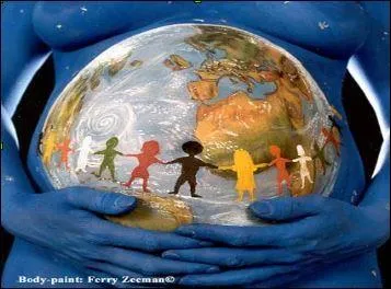 Qui chantait "On voyait un anneau sur ses pieds nus, prêt à faire le tour de la terre" ?