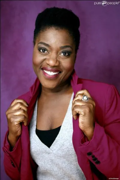 Qui est cette humoriste dont un de ses spectacle s'appelle "Crazy" ?