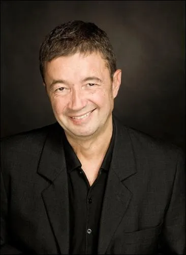 Qui est cet humoriste qui joue José dans "Scènes de ménages" ?