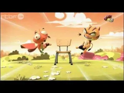 Le canapé est le siège sur lequel tout le monde se trouve sauf 1 personne ! Laquelle ?