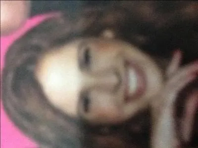 Avec qui sort Camila dans la saison 1 ?