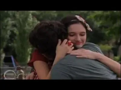 Avec qui Francesca sort-elle dans la saison 2 ?