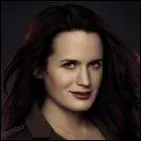 Je suis la mère adoptive de six vampires. Qui suis-je ?