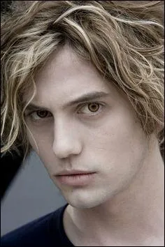 Ma compagne est Alice. Qui suis-je ?