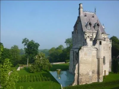 Dans quel département pourrez-vous photographier l'impressionnant donjon de Vez?