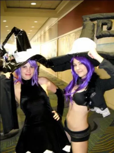 Quels personnages représentent ces cosplays ?