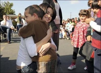 De quelle association Selena est-elle l'ambassadrice ?