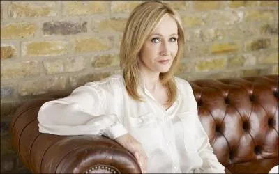 Finissons par quelque chose de plus simple : le vrai nom de J.K. Rowling est Joanne Rowling, elle a décidé d'ajouter Kathleen pour ses romans. Pourquoi a-t-elle choisi ce prénom ?