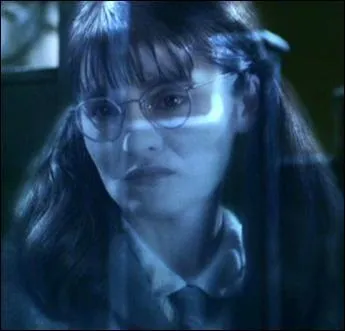 Mimi Geignarde est décédée alors qu'elle n'était qu'adolescente, mais quel âge avait son interprète, Shirley Henderson ?