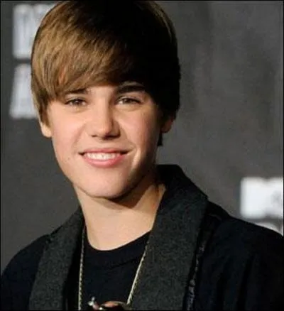 Comment s'appelle ce chanteur ?