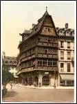 La plus célèbre maison d'Alsace, la maison Kammerzel, est une très belle construction typiquement alsacienne du XVe siècle, située au coeur de Colmar.