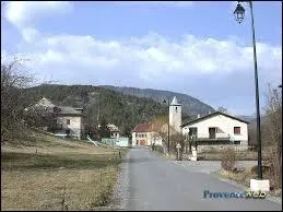 Petit retour dans le Sud-Est. Je vous emmène à la découverte du village Bas-Alpin de Verdaches. Nous serons ainsi en région ...