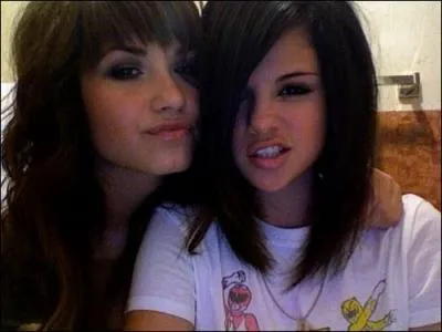 Quelle complexe avait-elle à l'école et laquelle de ses amies avait le même
?