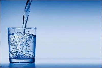 Ensuite, vous allez à table et vous voulez de l'eau. Que dites-vous ?