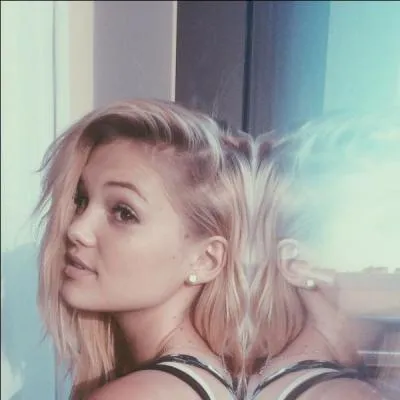 Quel est le compte Twitter d'Olivia Holt ?