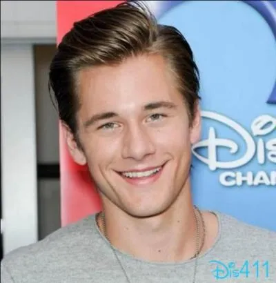 Quel est le compte Twitter de Luke Benward ?