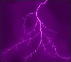 Qui a indirectement donné l'éclair à Percy ?