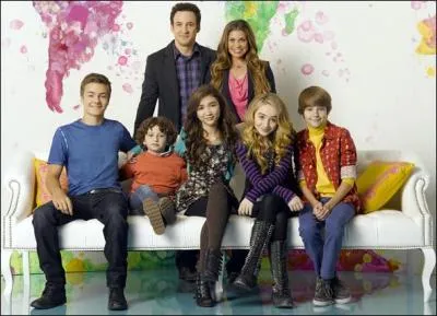 Et pour terminer ce quiz, cette série n'a pas encore été diffusée en France mais a été annoncée lors des Radio Disney Music Awards 2014. Comment se nomme-t-elle ?