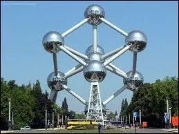 Ce monument est moins connu que les précédents et est aussi plus récent. Il date de 1958. Il se situe...