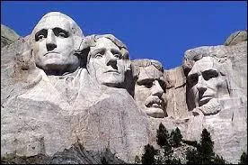 Le Mont Rushmore que voici représente quatre grands présidents ...