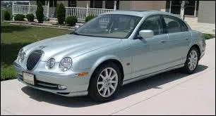Cette Jaguar est une ...