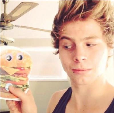 Où a-t-il un piercing ?