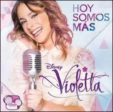 Dans quelle série Martina Stoessel a-t-elle joué ?