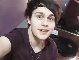 De quoi est-il fou ?