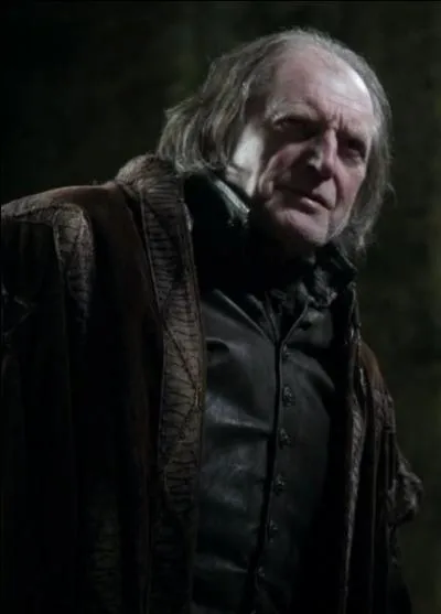 Walder Frey est aussi surnommé :