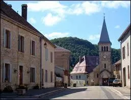 Nous sommes dans la commune Jurassienne des Planches-en-Montagne. Nous nous situons en région ...