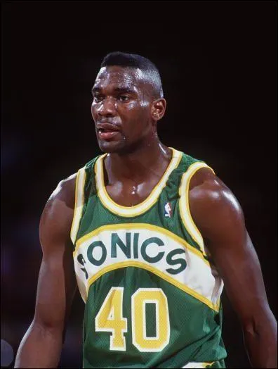 Quel ancien joueur des Seattle Supersonics était surnommé "The Reignman" ?