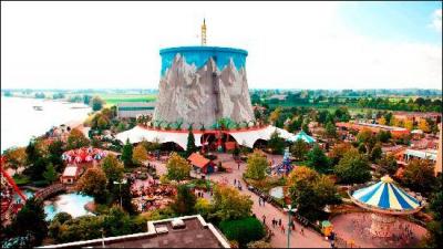 Sur quel lieu est situé le parc d'attractions "Wunderland Kalkar" en Allemagne ?