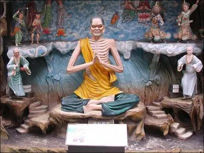 Le parc d'attractions "Haw Par Villa" est consacré au folklore chinois et à ses légendes, mais quel est l'aspect dérangeant de ce parc ?
