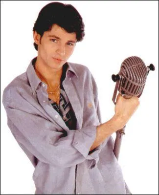 Qui joue le rôle de Luc Duval ?