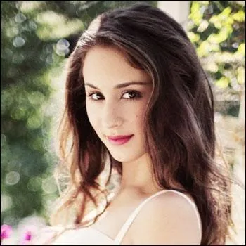 Puisque Toby ne cède pas, que fait-elle ?