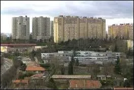 Vénissieux est une ville située ...