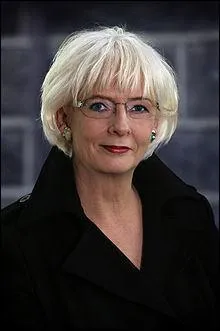 Johanna Sigurdardottir a été le premier chef de gouvernement à s'être déclarée homosexuelle. Elle a épousé sa compagne en 2002. De quel pays a-t-elle été Premier ministre ?