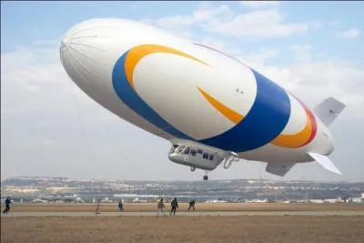 Quel gaz, plus léger que l'air et ininflammable, emploie-t-on aujourd'hui pour gonfler le ballon des dirigeables ?