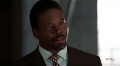 Je suis le directeur de l'institut dans la saison 1, arch&eacute;ologue de m&eacute;tier . Qui suis-je ?